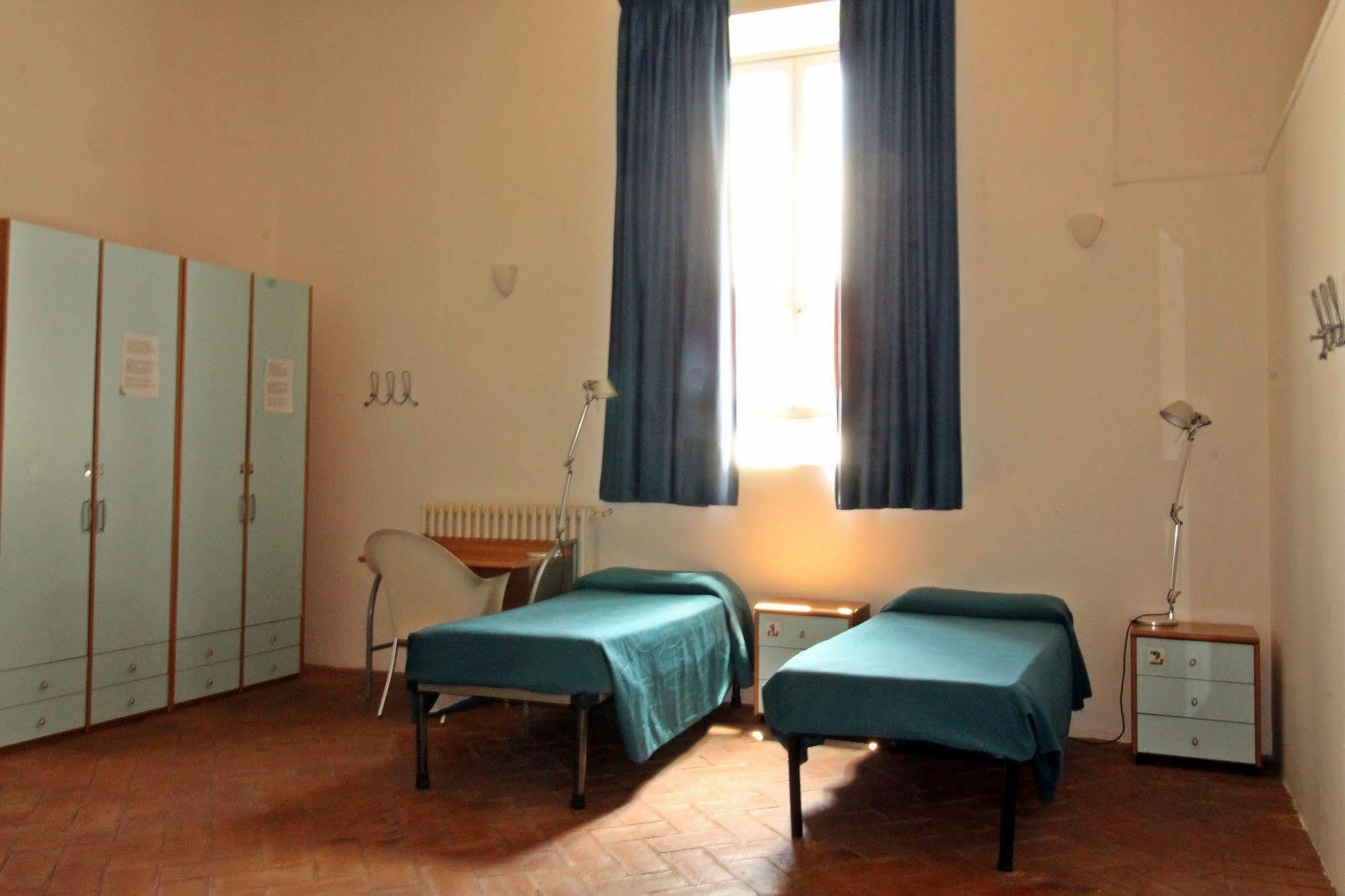 Orsa Maggiore Hostel For Women Only Рим Экстерьер фото