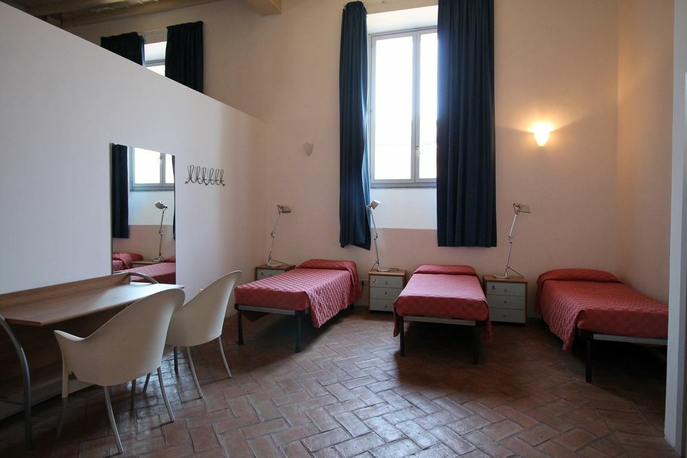 Orsa Maggiore Hostel For Women Only Рим Экстерьер фото